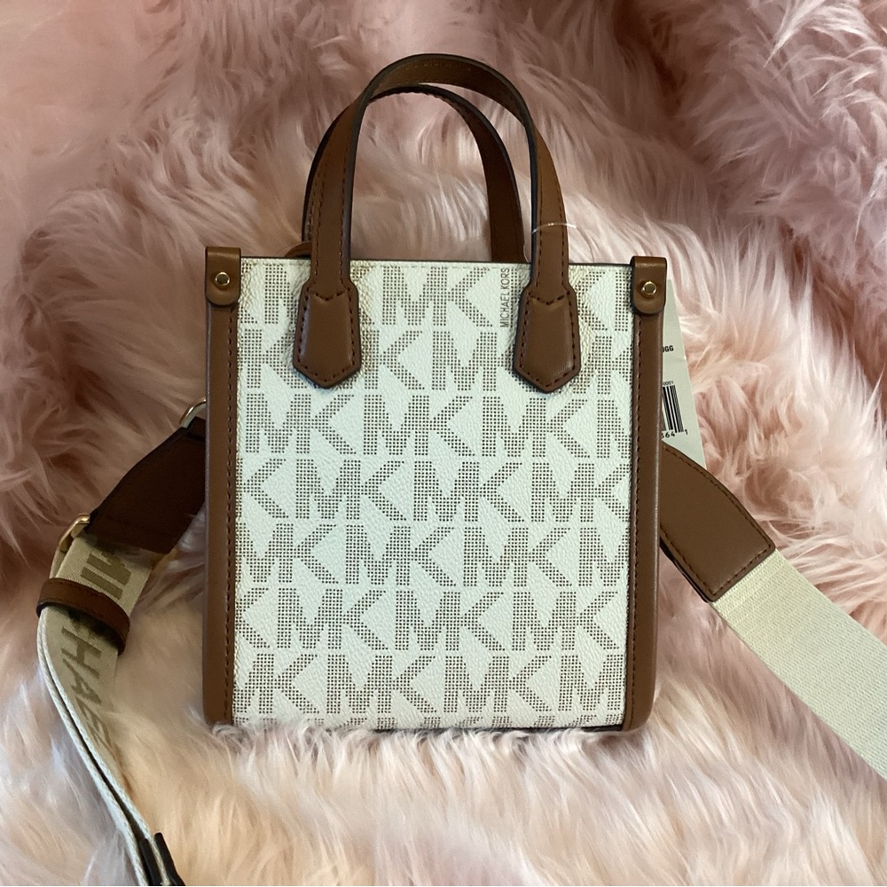 Michael Kors Jet Set Logo Small Tote in Vanilla/Acorn NWT & In Box - Picture 3 of 14